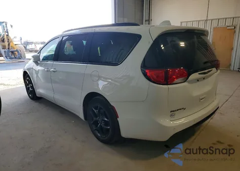 2018 Chrysler Pacifica Touring L Plus z USA, uszkodzony, nr VIN 2C4RC1EG4JR235731